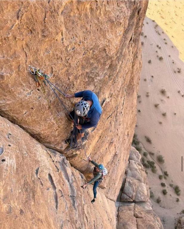 Tetamu yang menginap di Wadi Rum Faris