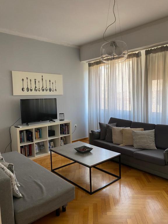 Ermou 44 - 3bdr Apartment