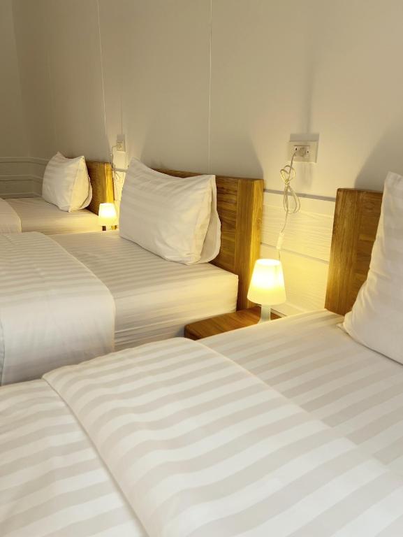 Au samlor guesthouse - Triple Room With View