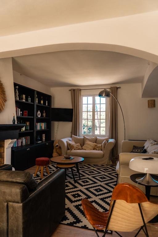 Posezení v ubytování Hôtel Jas Neuf