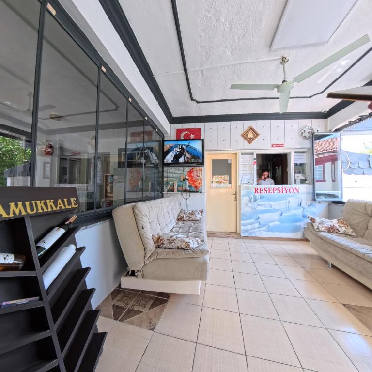 Bazén v ubytování Kervansaray Hotel nebo v jeho okolí