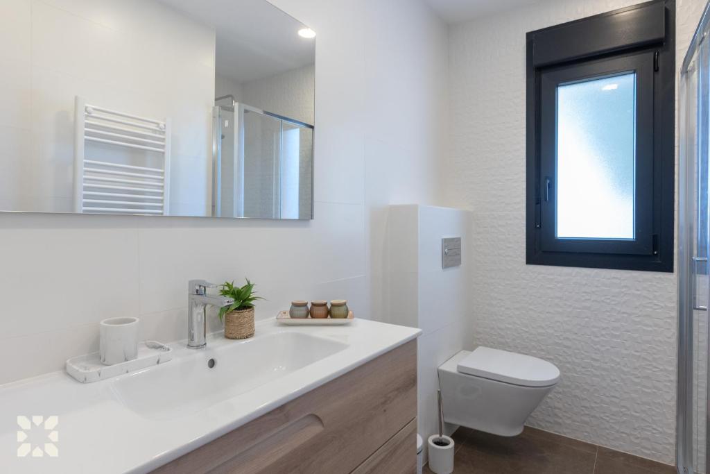A bathroom at Villa Ipanema by Abahana Villas