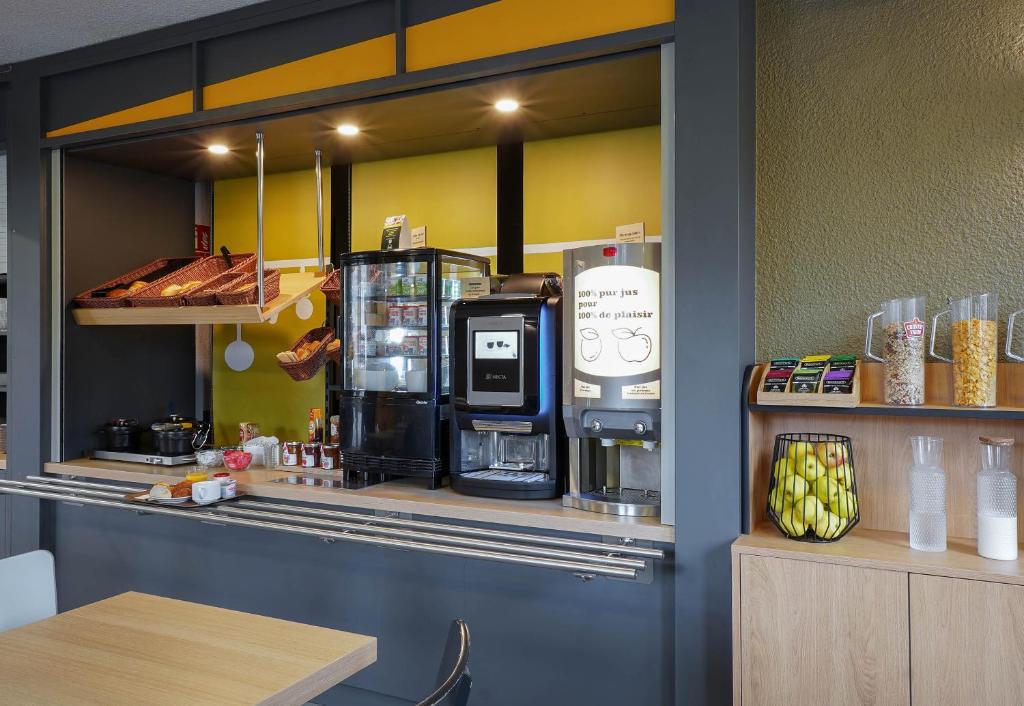 B&B HOTEL Aix-en-Provence Pont de l'Arc - Resim 30