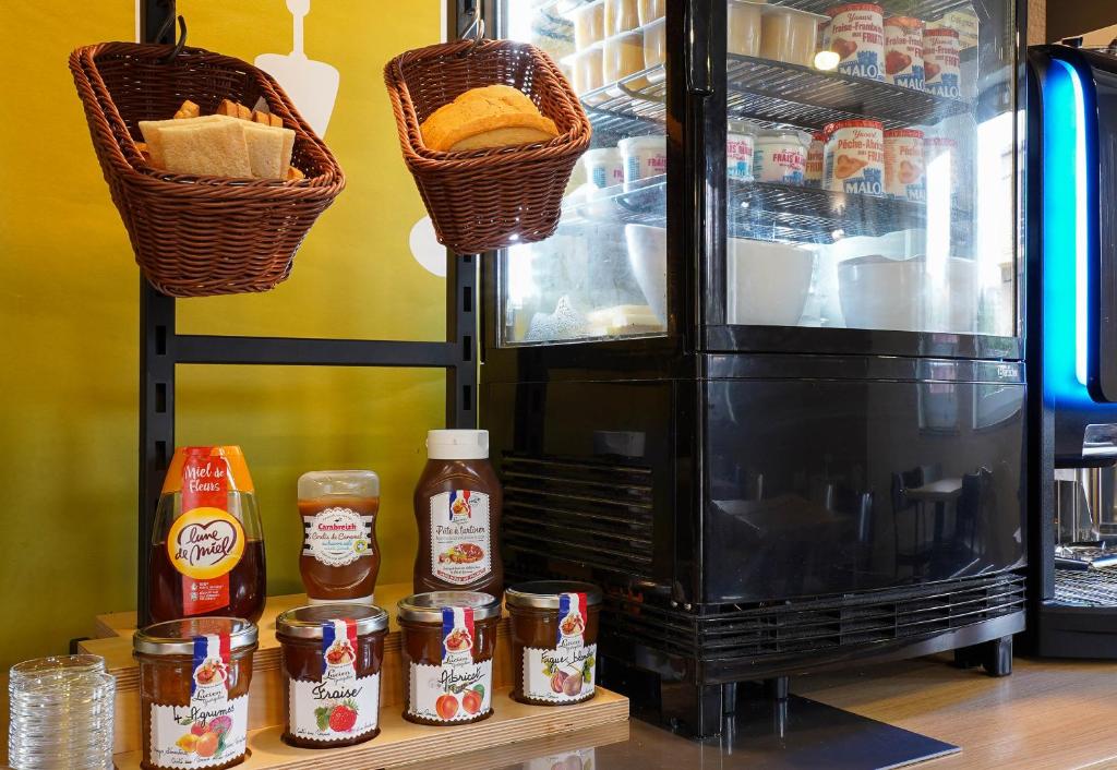 B&B HOTEL Aix-en-Provence Pont de l'Arc - Resim 38