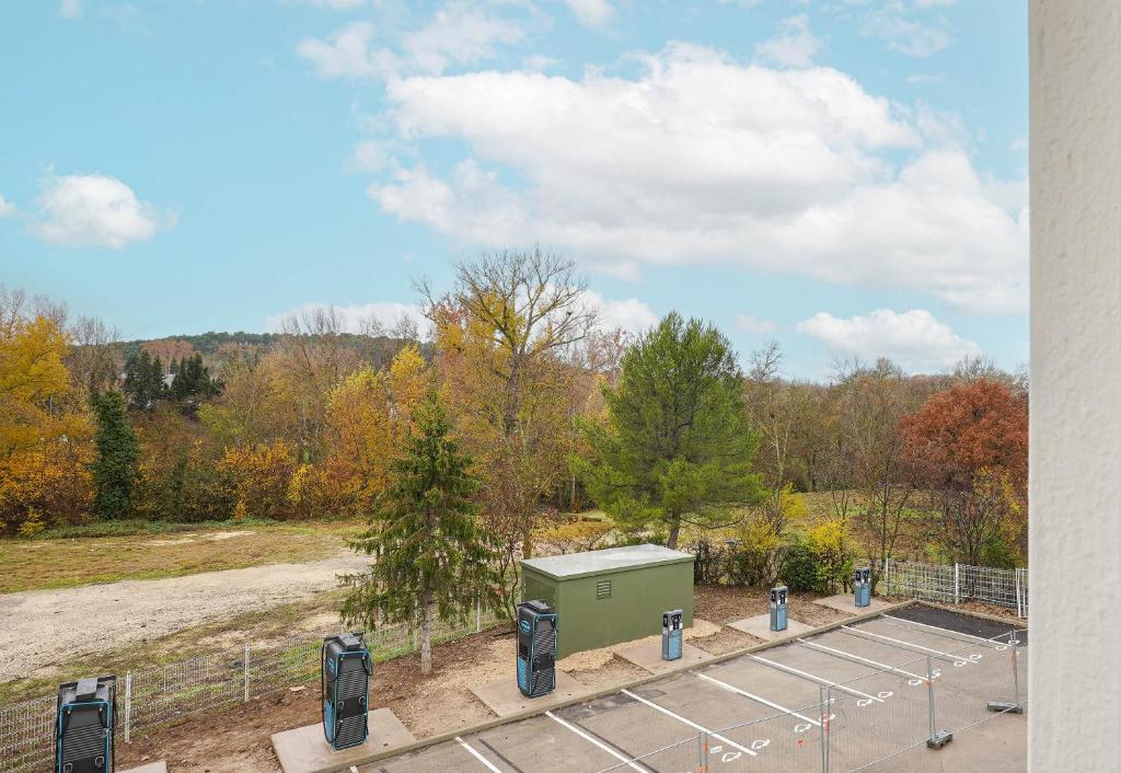 B&B HOTEL Aix-en-Provence Pont de l'Arc - Resim 39