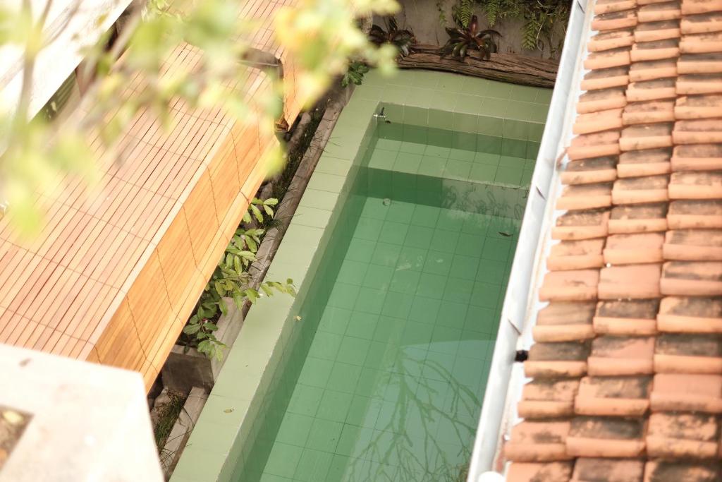 A piscina em ou perto de Abrakadabra Manshon