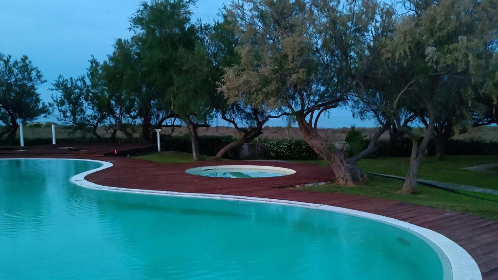 Bazén v ubytování Spiaggiabella Resort nebo v jeho okolí