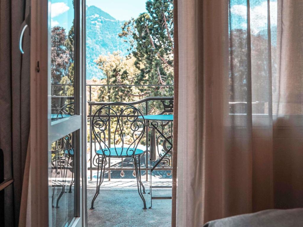 Nespecifikovaný výhled na hory nebo výhled na hory při pohledu z hotelu