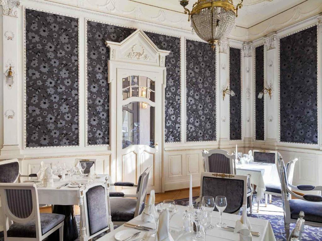 Posezení v ubytování Royal St. Georges Hotel Interlaken - MGallery Collection