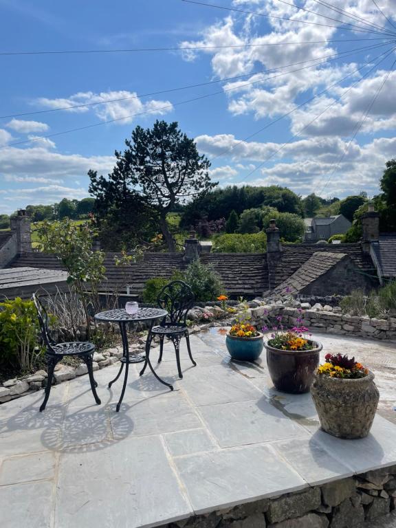 Balkón nebo terasa v ubytování Brock cottage Tideswell newly modernised in heart of Peak District National Park