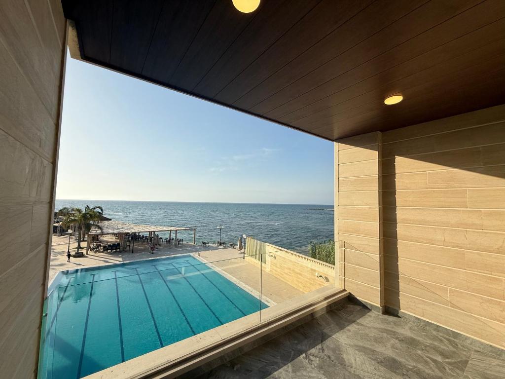 Bazén v ubytování Aquarius Touristic Resort nebo v jeho okolí