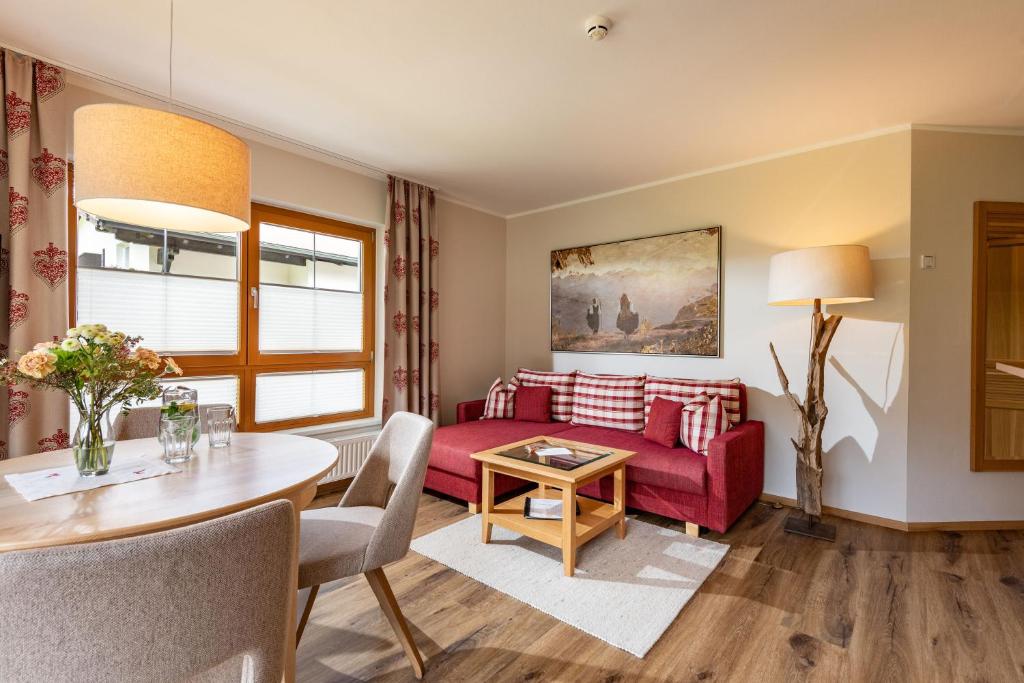 A seating area at Alpenvital Tirol Appartements