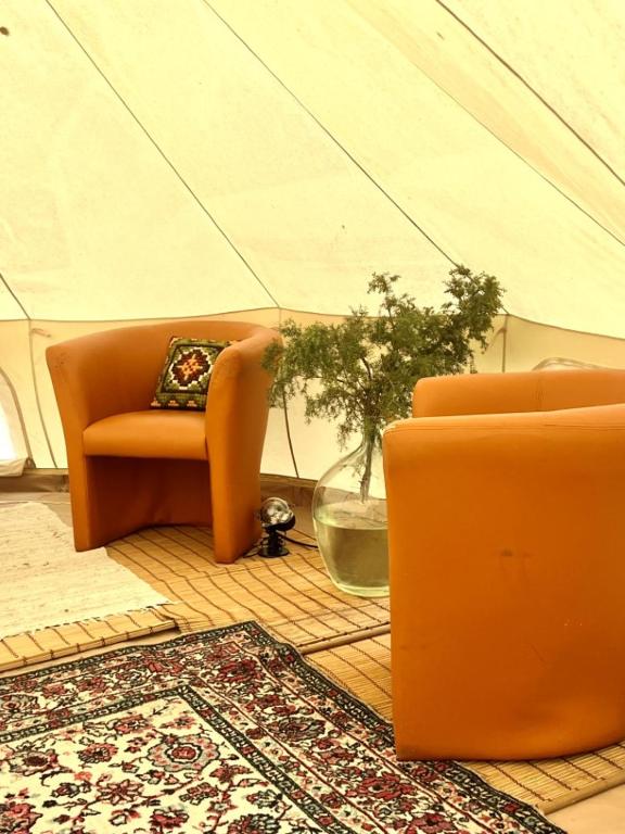 Posezení v ubytování Muhu Leeni Glamping