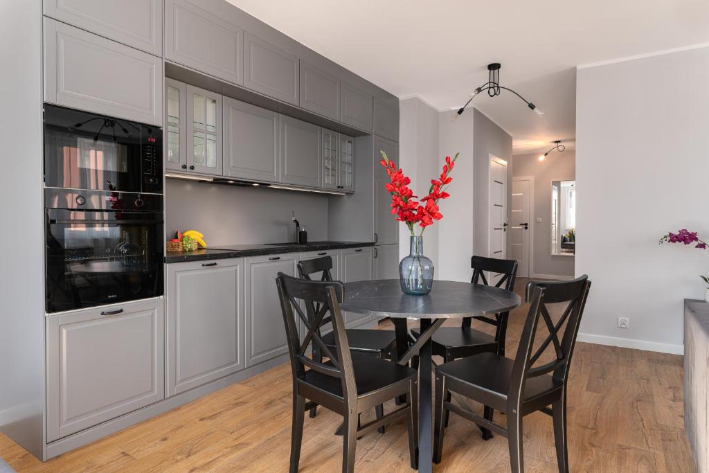 Pure Home Premium Apartments - Free Parking & AC - 13