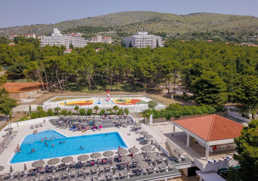 Bazén v ubytování Hotel Medena nebo v jeho okolí