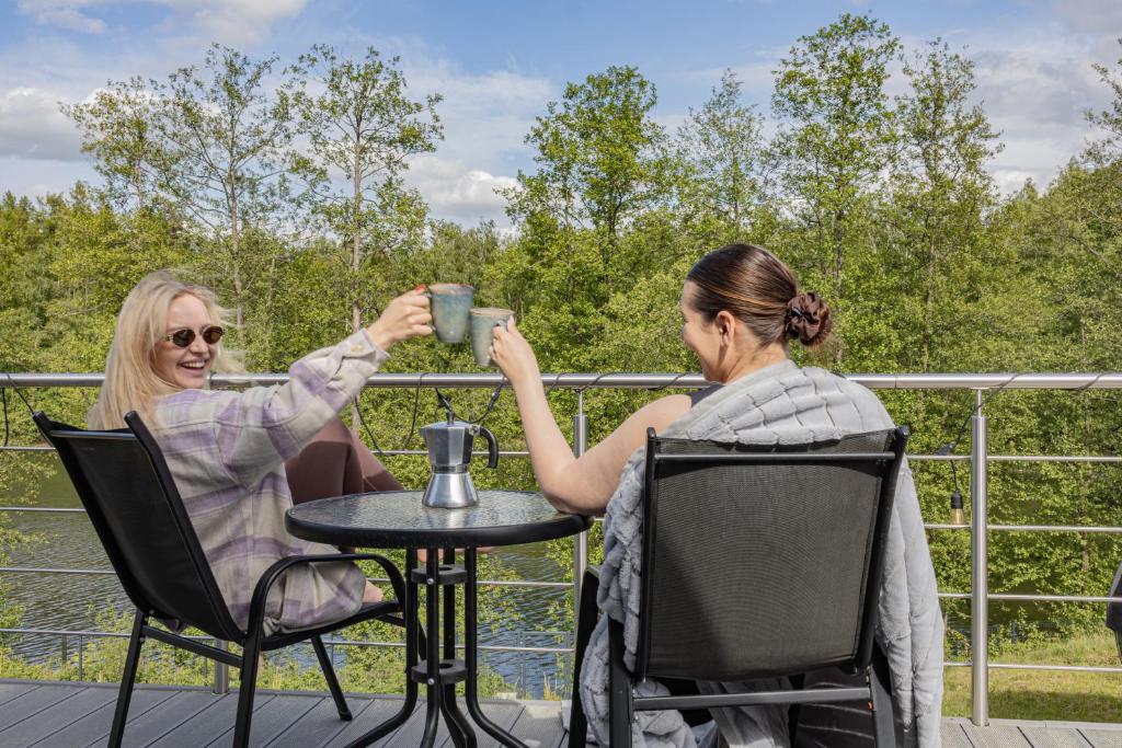 Ποτά στο Glow Apartments - Dom Ostoja Rekownica, Kaszuby na 10 osób z sauną i balią