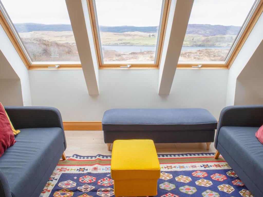 Posezení v ubytování Chalet Solace by Interhome