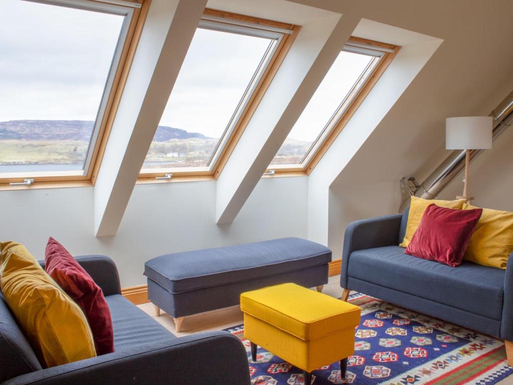 Posezení v ubytování Chalet Solace by Interhome