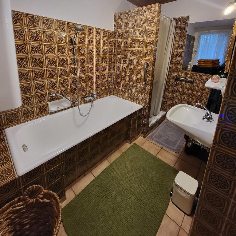 Koupelna v ubytování Sachserhof Ferienwohnungen in Sachsenburg