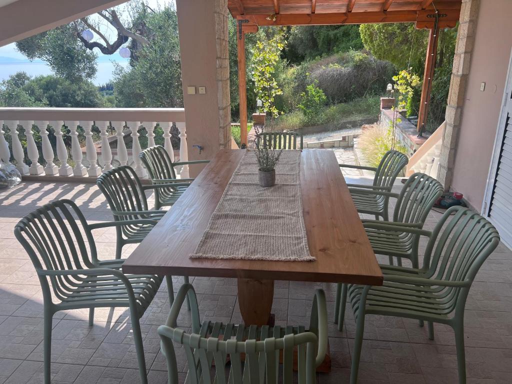 Balkón alebo terasa v ubytovaní Olive stone Villa