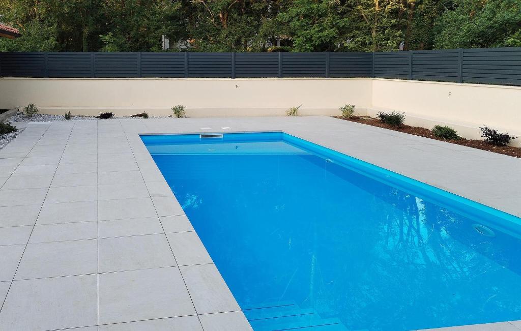 2 Bedroom Gorgeous Apartment In Tribalj