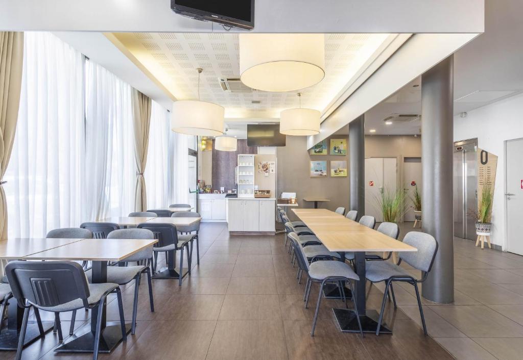 B&B HOTEL Marseille Centre La Timone - Resim 37