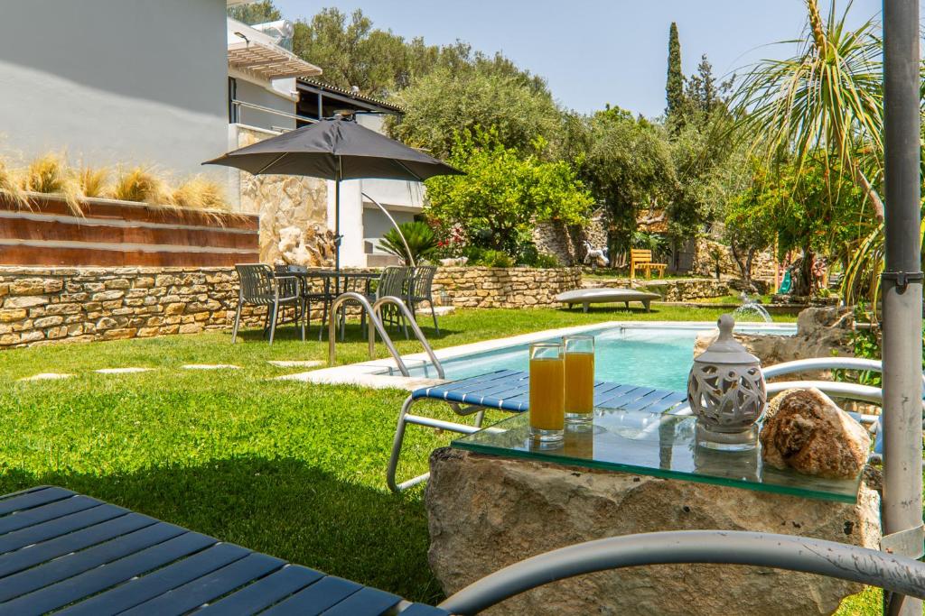 Bazén v ubytovaní Villa Eftychia - villa with 2 private pools!!! by PosarelliVillas alebo v jeho blízkosti