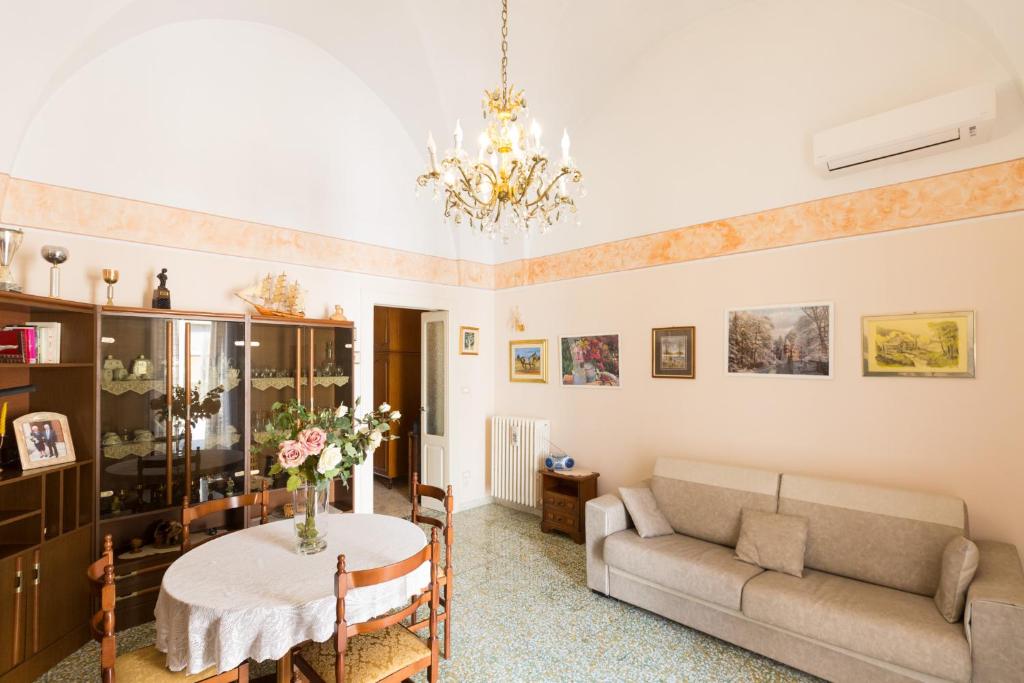 A seating area at Casa vacanza Nonna Emma