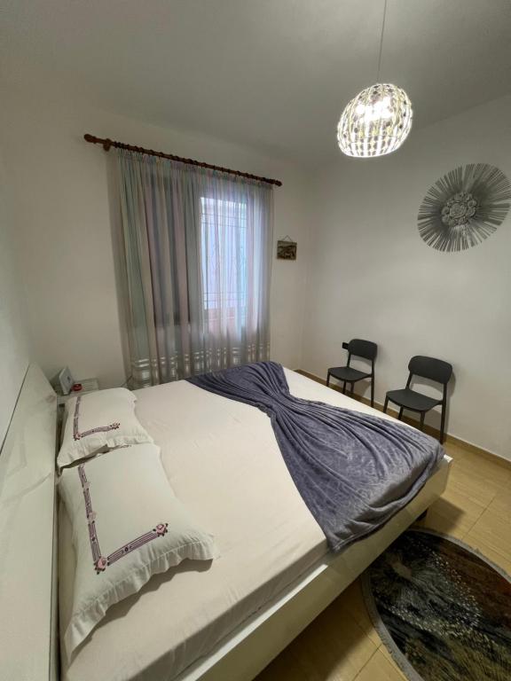 Postel nebo postele na pokoji v ubytování Dibra Home near City Center of Shkodra