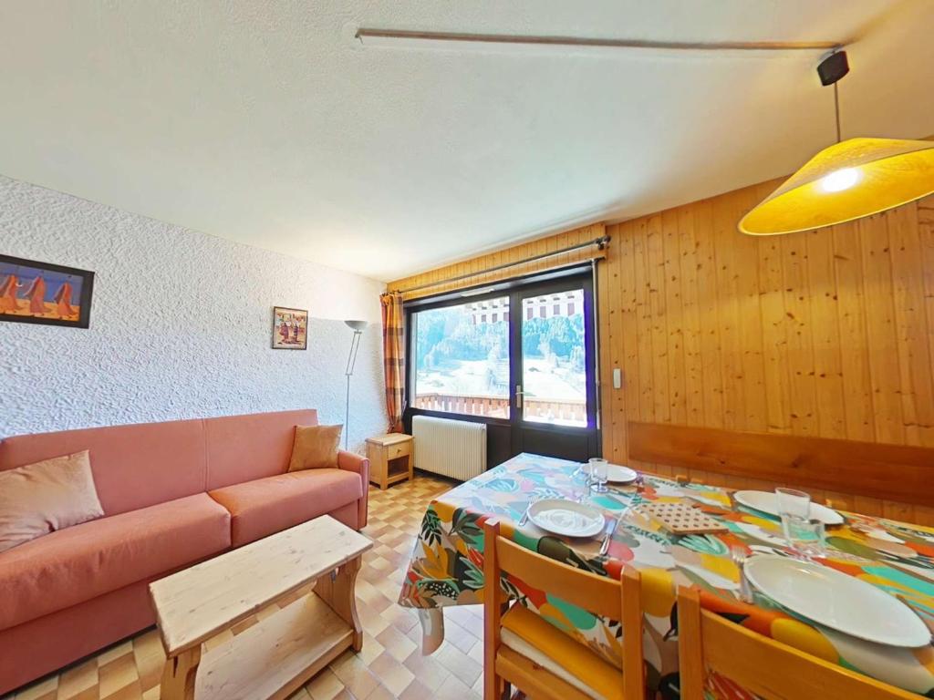 Posedenie v ubytovaní Appartement 2 Pièces 4 Pers, Parking, Ski, Grand-Bornand - FR-1-241-241