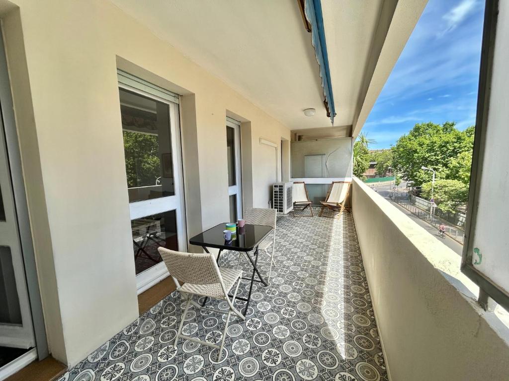 Photo de la galerie de l'établissement Chez Emma - Appart terrasse proche Hôpitaux Universitaires Timone - Conception, à Marseille