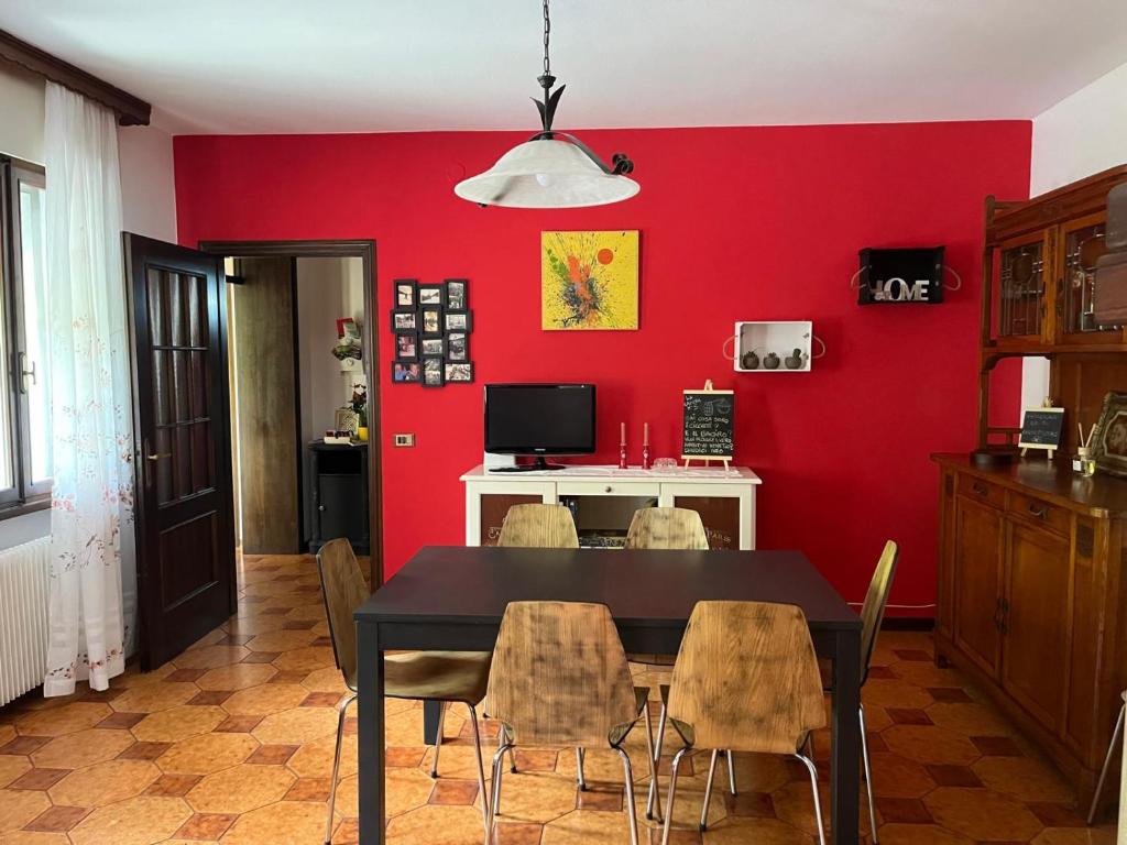 TV a/nebo společenská místnost v ubytování La Caliera 5 Casa Vacanze