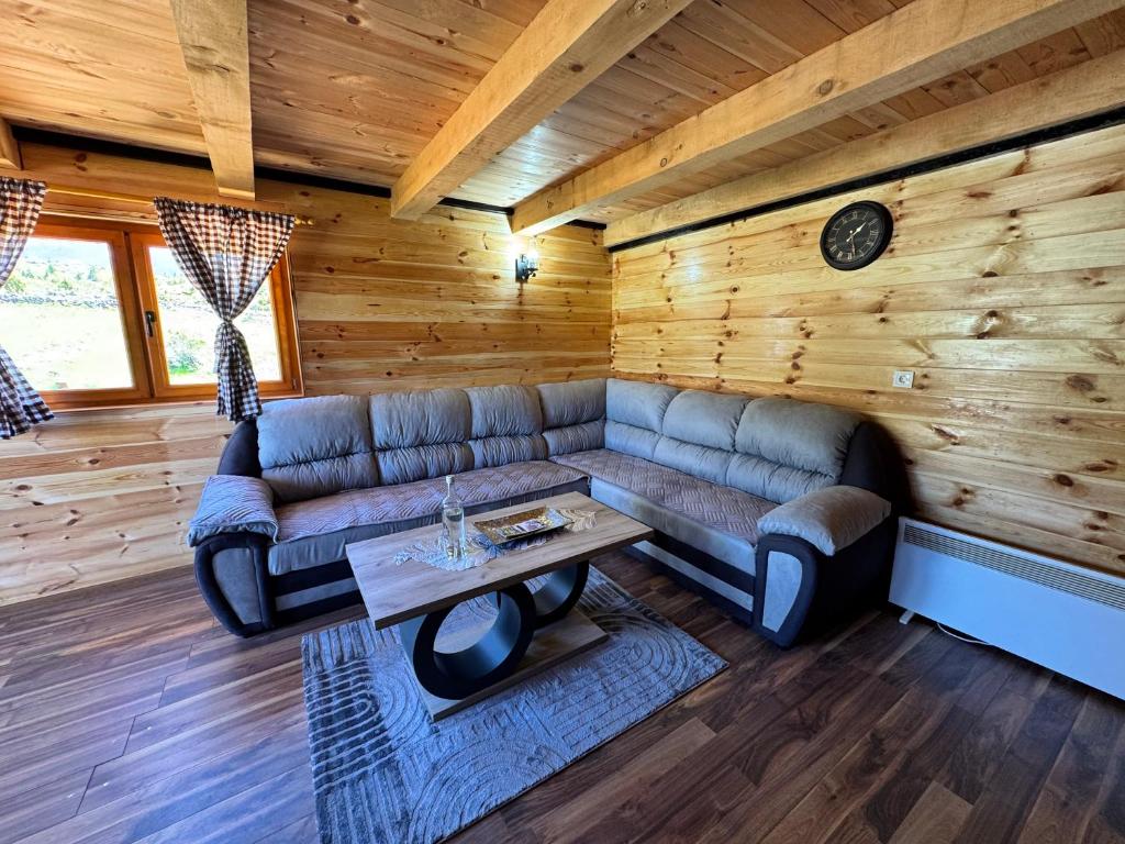 Posezení v ubytování Household Ušćumlić - Oaza mira