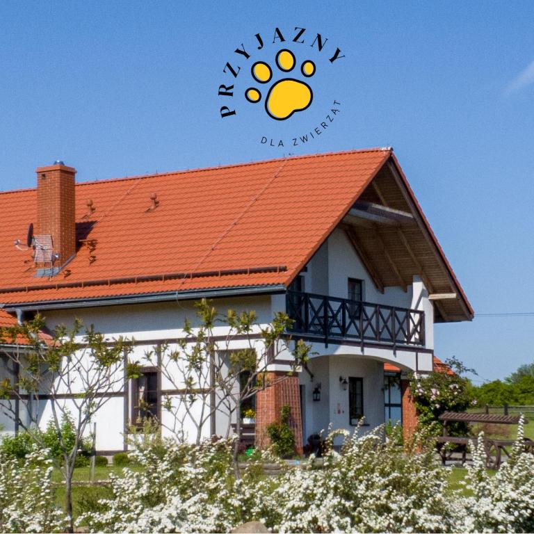 Budova, kde se farma nachází