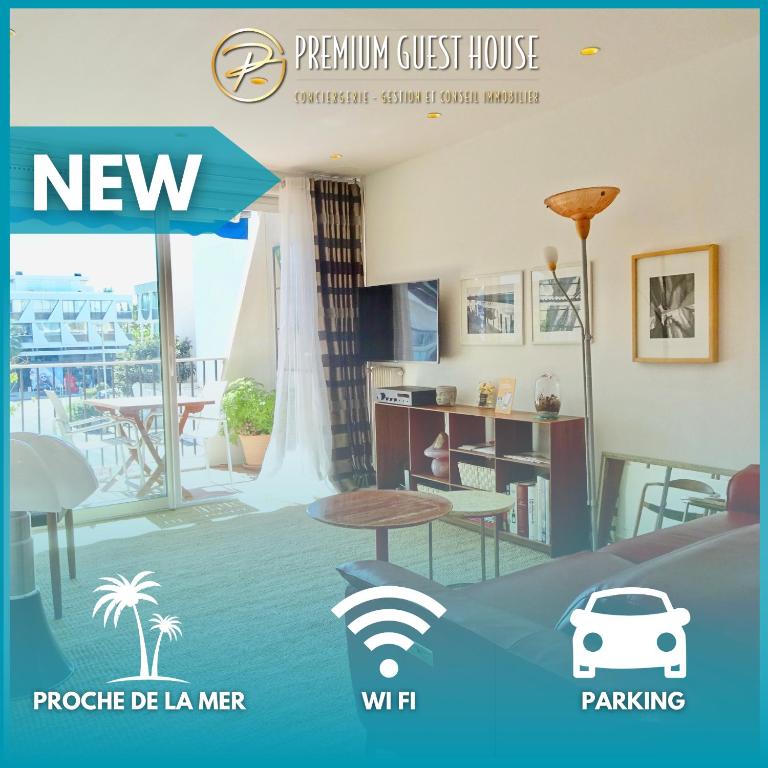 un dépliant pour une nouvelle maison avec une voiture dans un salon dans l'établissement PGH N38 - Centre-Ville, Port avec Parking Privé, à La Grande Motte