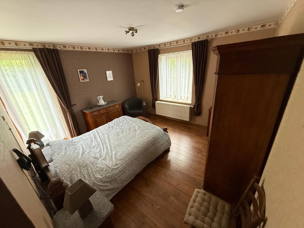 Postel nebo postele na pokoji v ubytování Arduinna's Nest B&B
