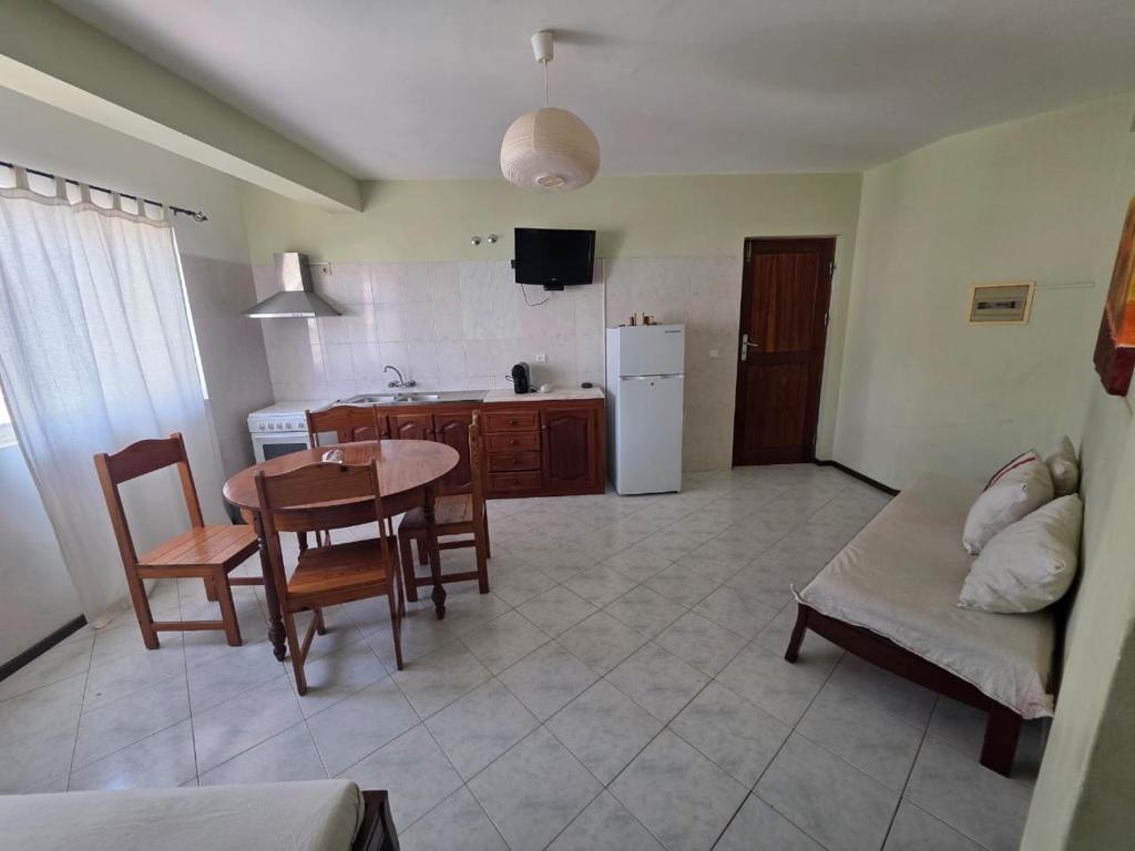 Kuchyň nebo kuchyňský kout v ubytování Residencial Raiar
