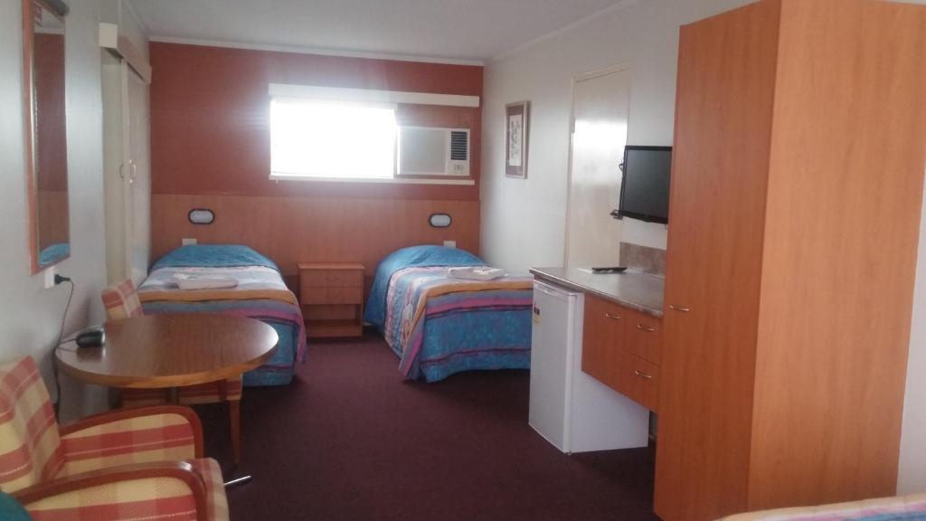 Motel Monaco - Family Room