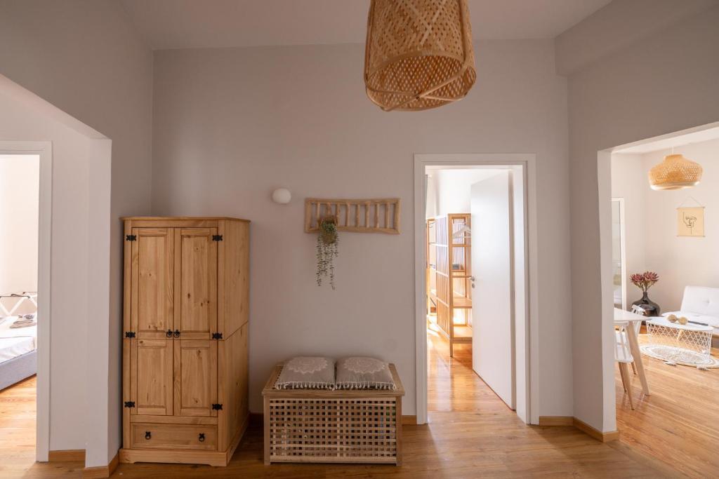 Postel nebo postele na pokoji v ubytování Onar Beachfront Residence, Loutraki