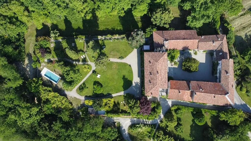 Letecký snímek ubytování Dandelion Como Suites & Park