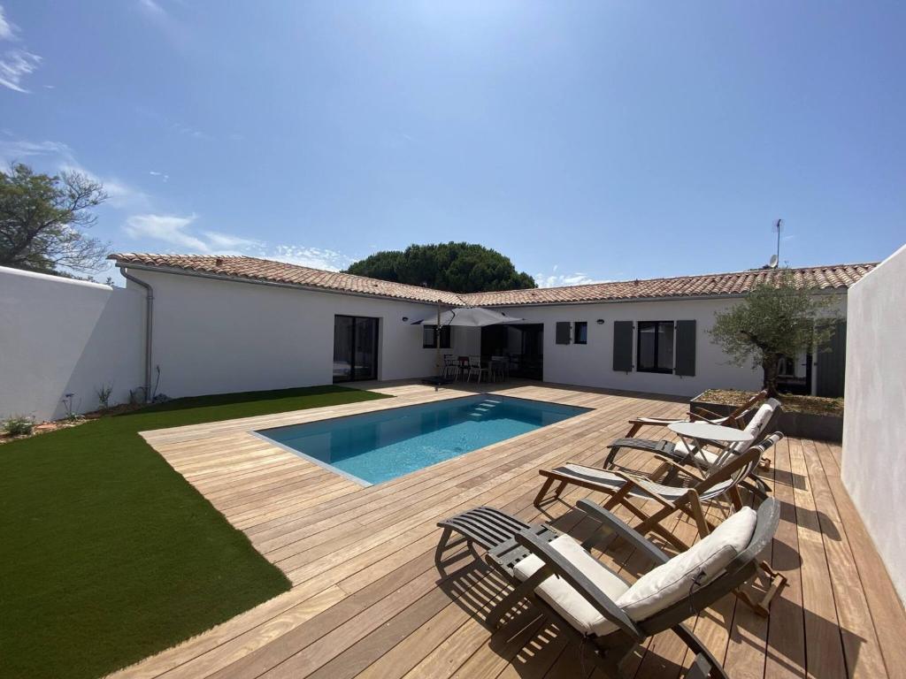 Swimmingpoolen hos eller tæt på La Villa du Petit Sergent