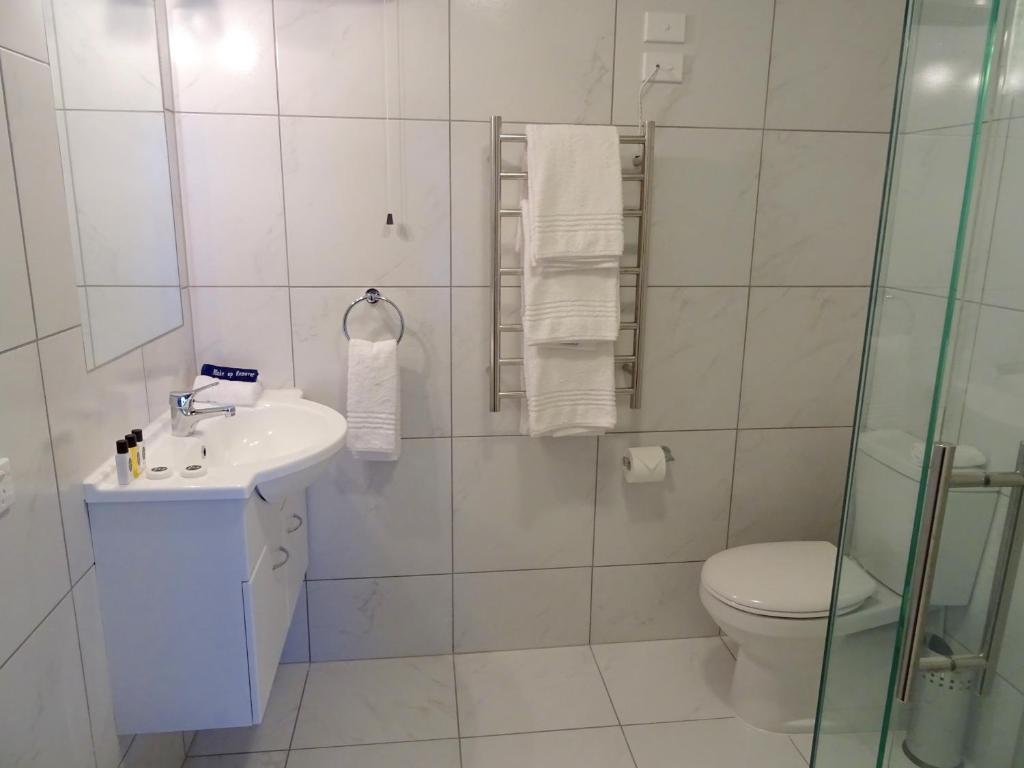 Koupelna v ubytování BKs Premier Motel Hamilton