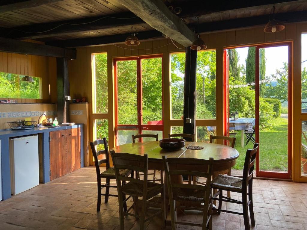 Kuchyň nebo kuchyňský kout v ubytování Podere di Maggio - Glamping tent 2