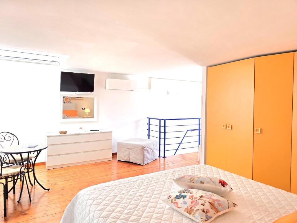 Postel nebo postele na pokoji v ubytování Starview Apartment - Comfy Apt by the center
