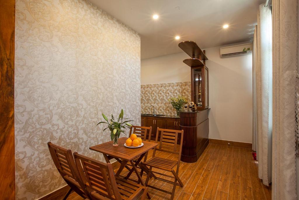 Khu vực ghế ngồi tại Phuong Nam Guest House