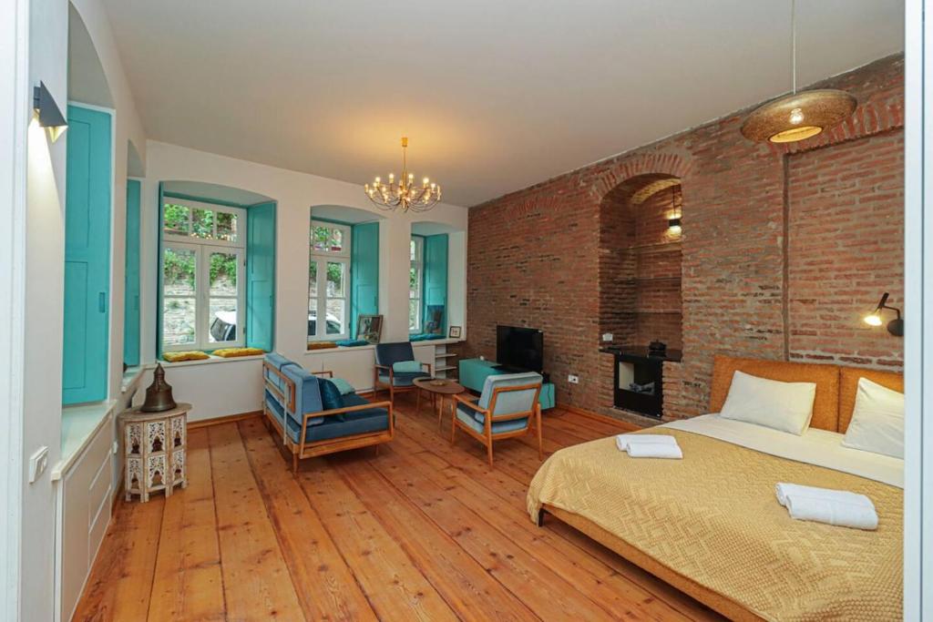 Modern Studio in Old Tbilisi در تفلیس