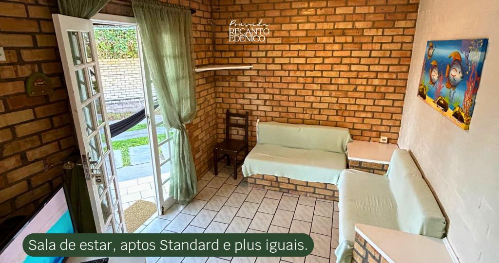 Pousada Recanto Edênico - à beira mar da Praia Ponta do Papagaio, Palhoça SC - Two-Bedroom Apartment With Sea View