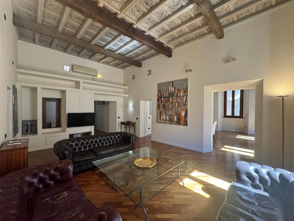 La Dolce Vita in the Ancient Rome