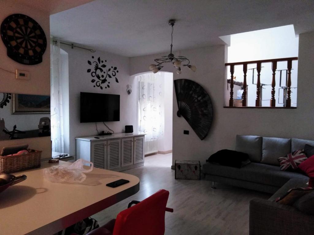 TV a/nebo společenská místnost v ubytování Brando's Home