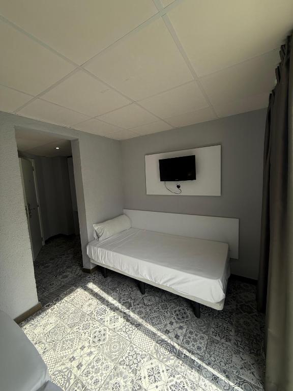 Hostal B and B Benidorm - Double Or Twin Room With Balcony